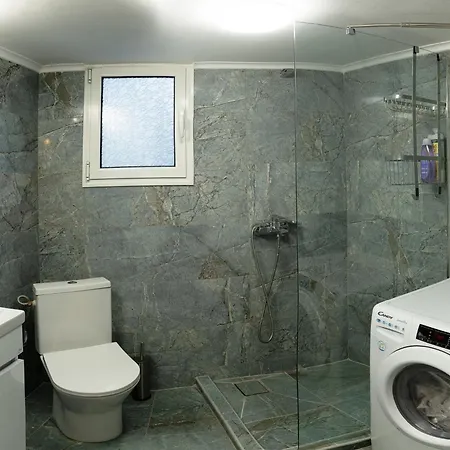 Prime Location - 2 Bd Boutique *