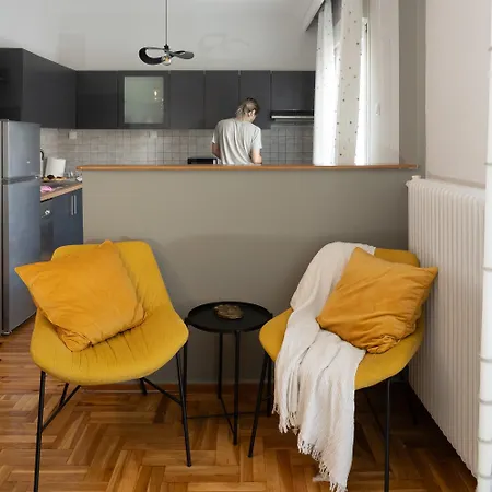 Prime Location - 2 Bd Boutique Apartment